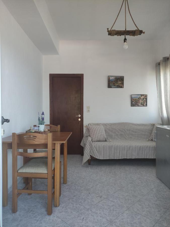 Despoina Seaside Apartment Ágios Konstantínos Buitenkant foto